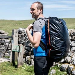 OMM RaceBase 70 Sac à dos, noir -Bagages Soldes omm racebase 70 backpack black 3